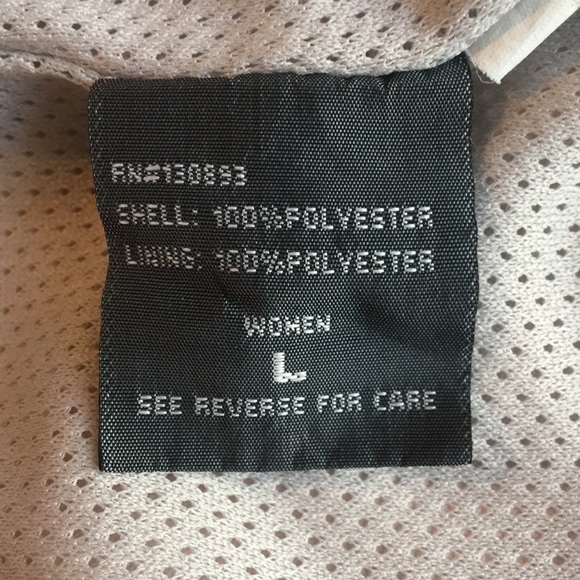 New Balance Light weight Rain Jacket. - Picture 5 of 6